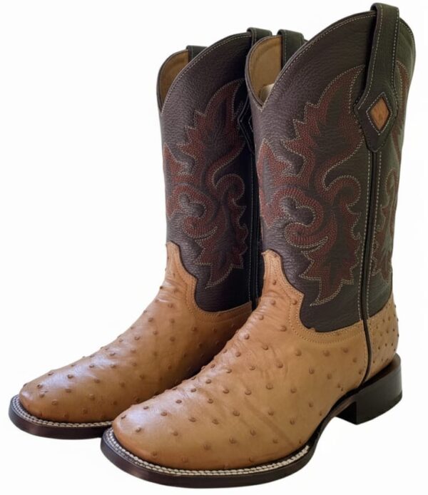 Bota Bulldog de Avestruz Mantequilla