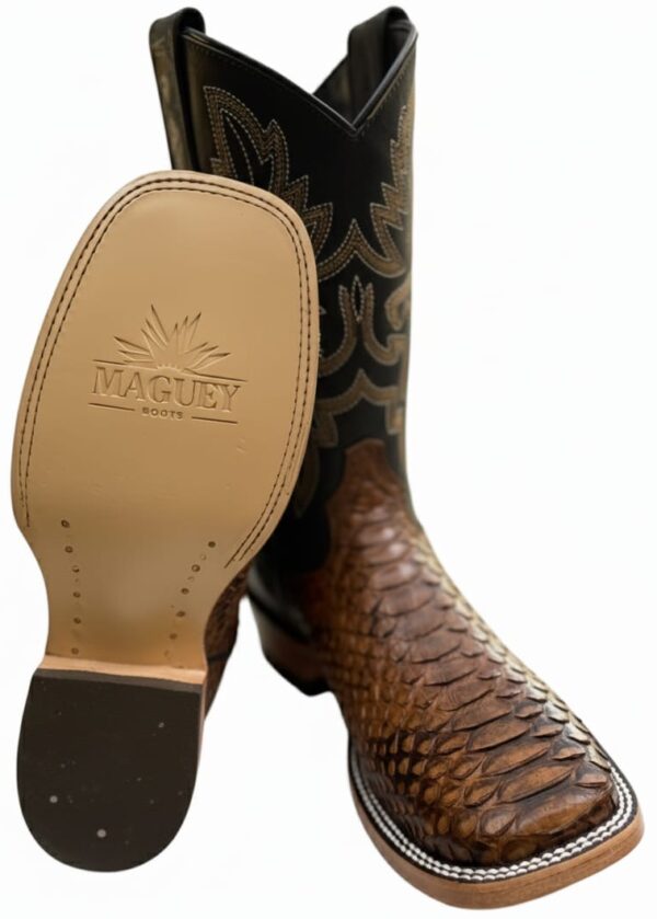 d3883af3-4f75-4be5-9157-31cd96abc122 2 Bota Bulldog de Python Tabaco